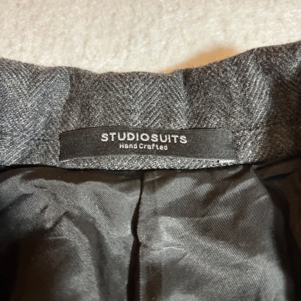 Studio‎ Suits Hand Crafted Gray Herringbone Sport Coat Blazer Jacket Bespoke 42R